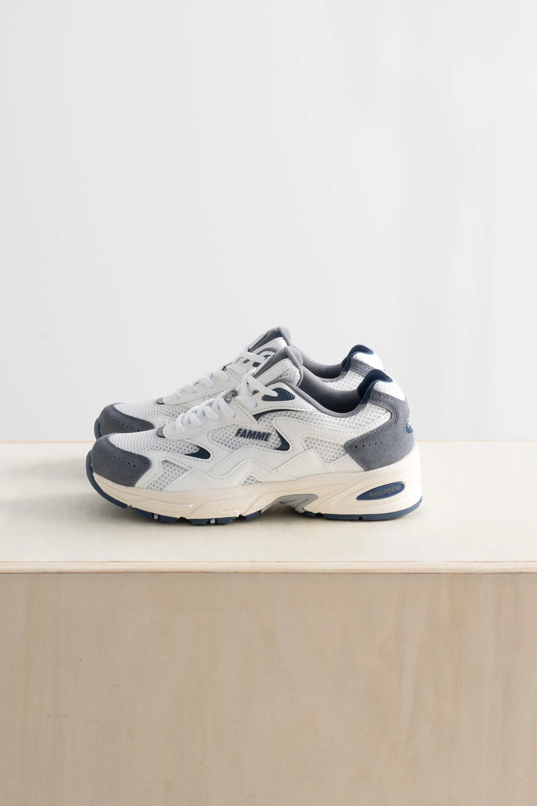 90S Trainers - Image 11