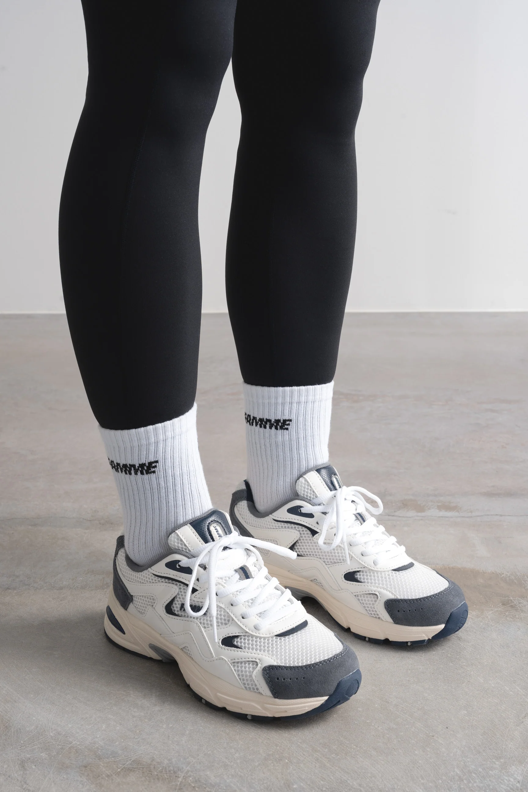 90S Trainers - Image 13