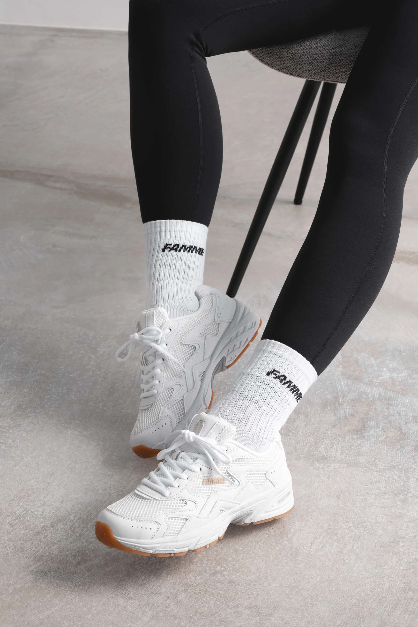 90S Trainers - Image 17