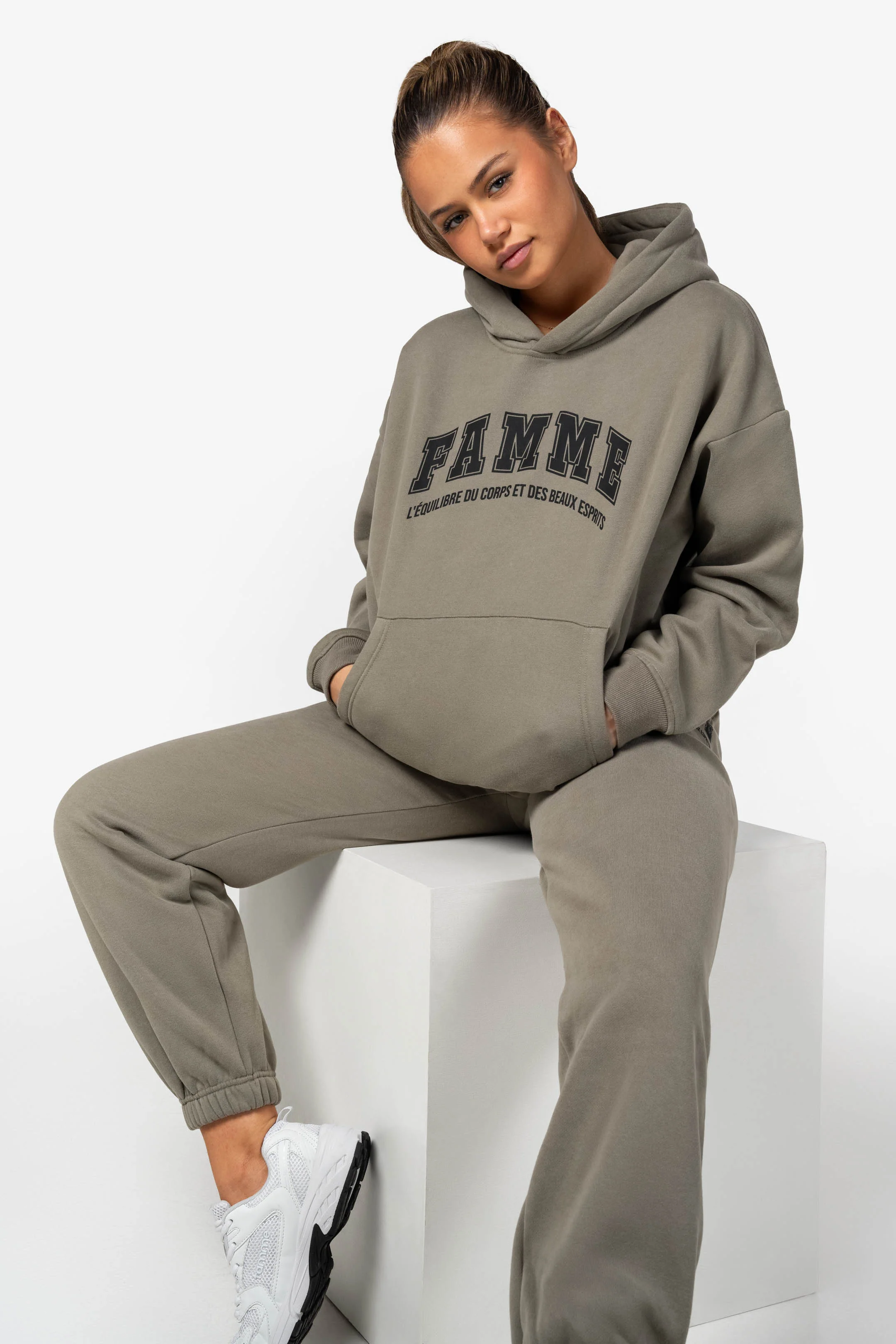 Équilibre Oversized Hoodie - Image 15