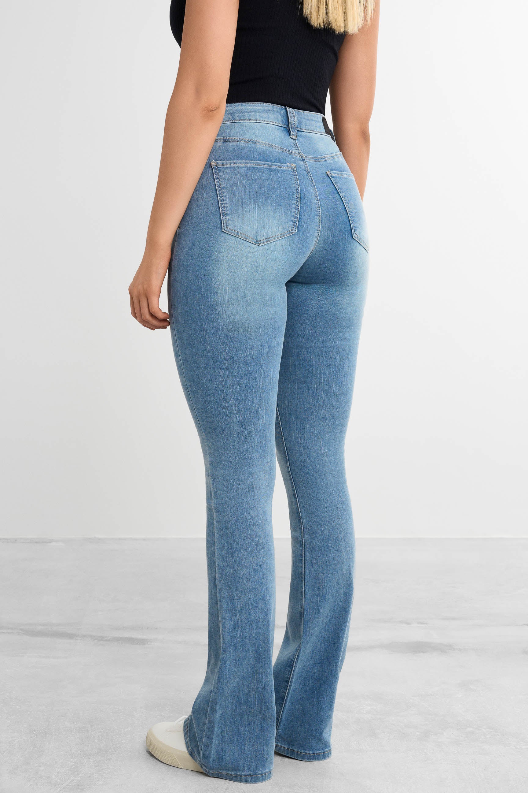 Flare Jeans - Image 12