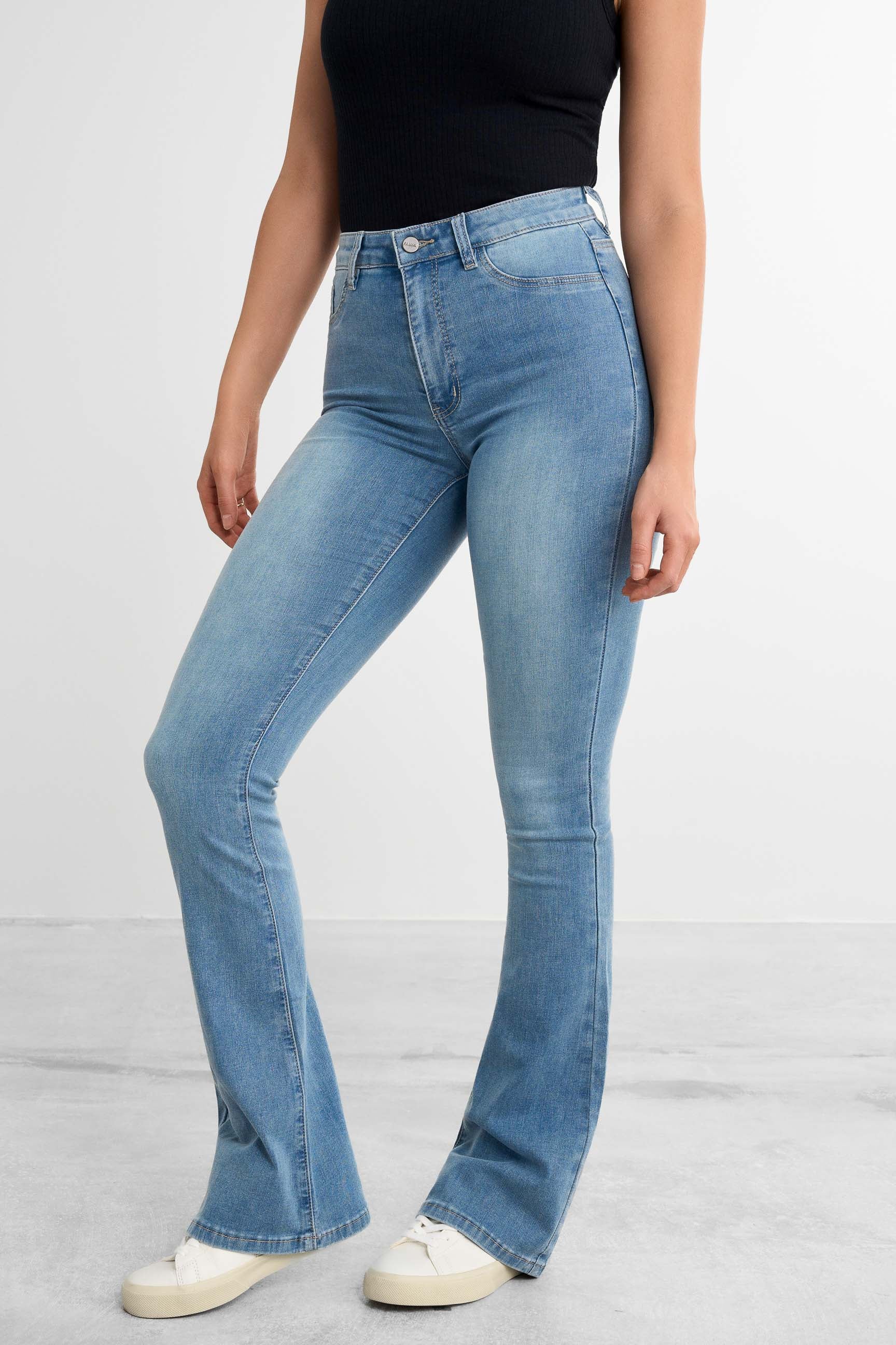 Flare Jeans - Image 13