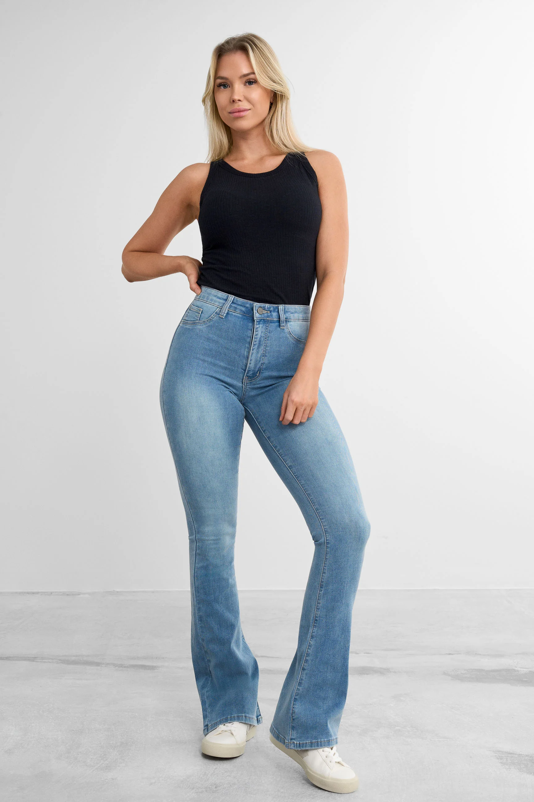 Flare Jeans - Image 17