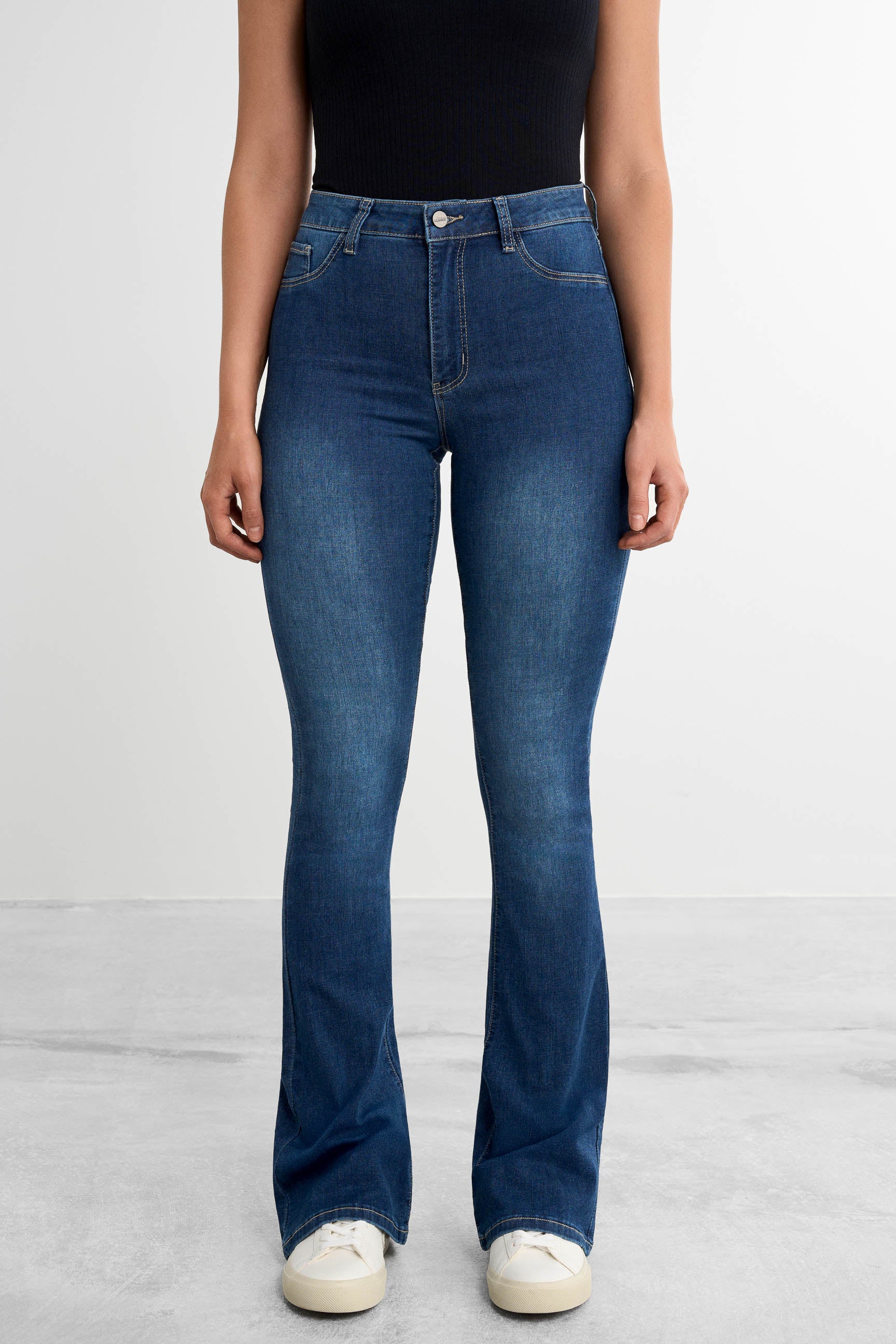 Flare Jeans - Image 8