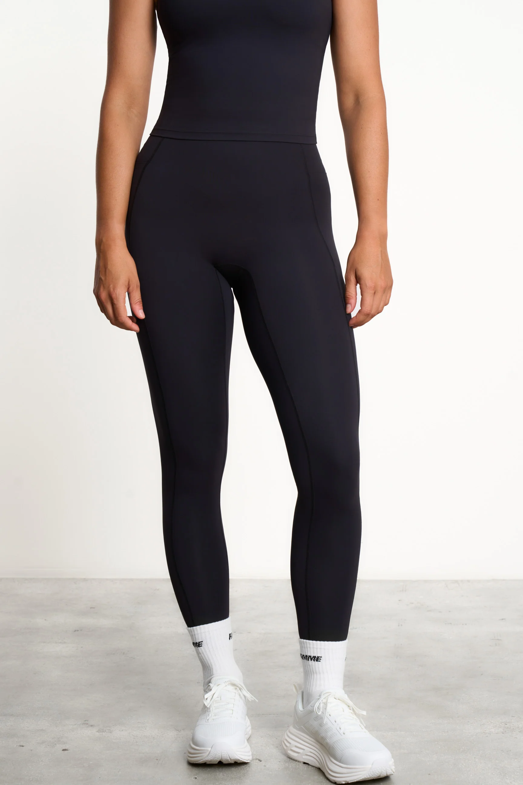 Pocket Compression Leggings - Image 10