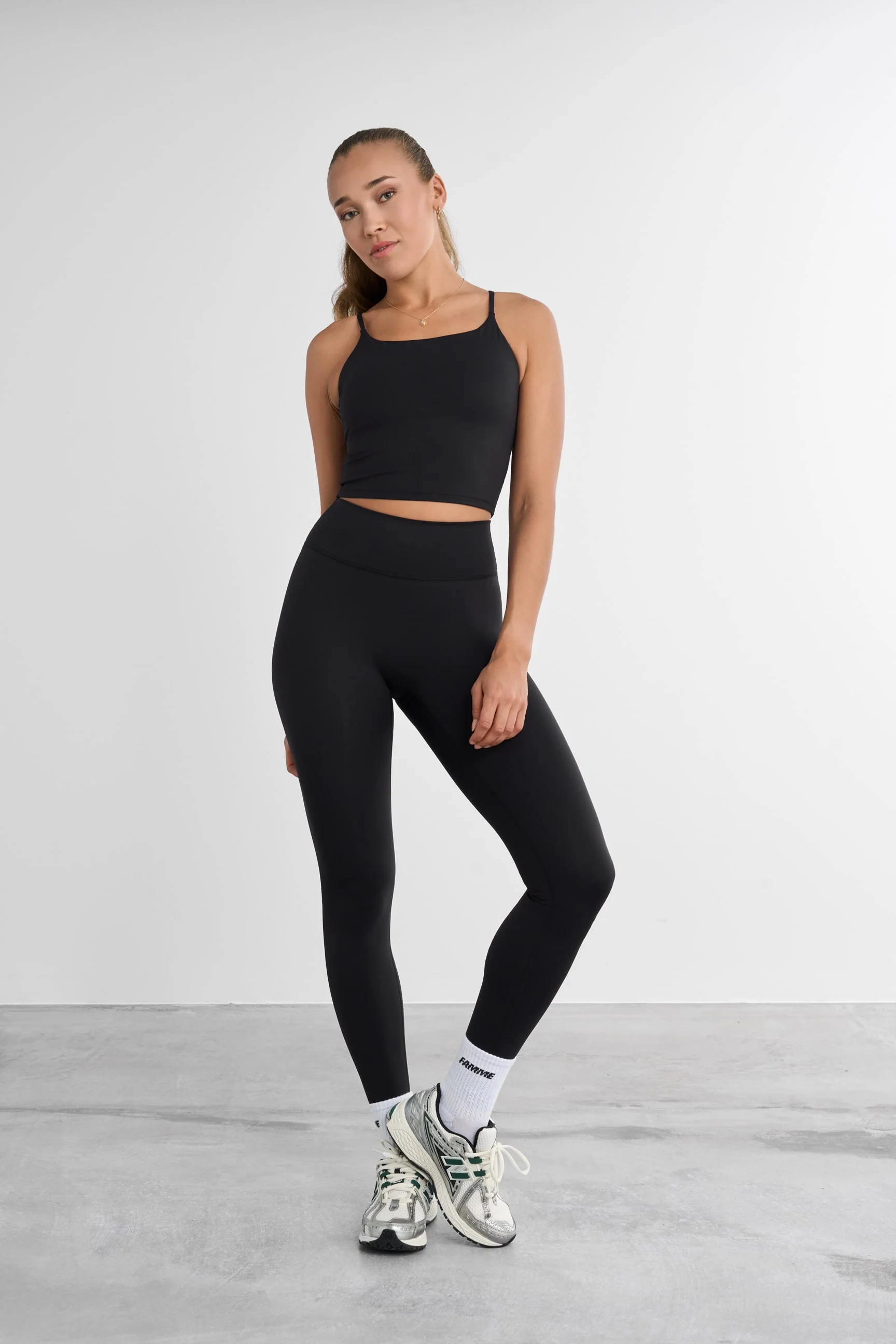 Signature Leggings - Image 10