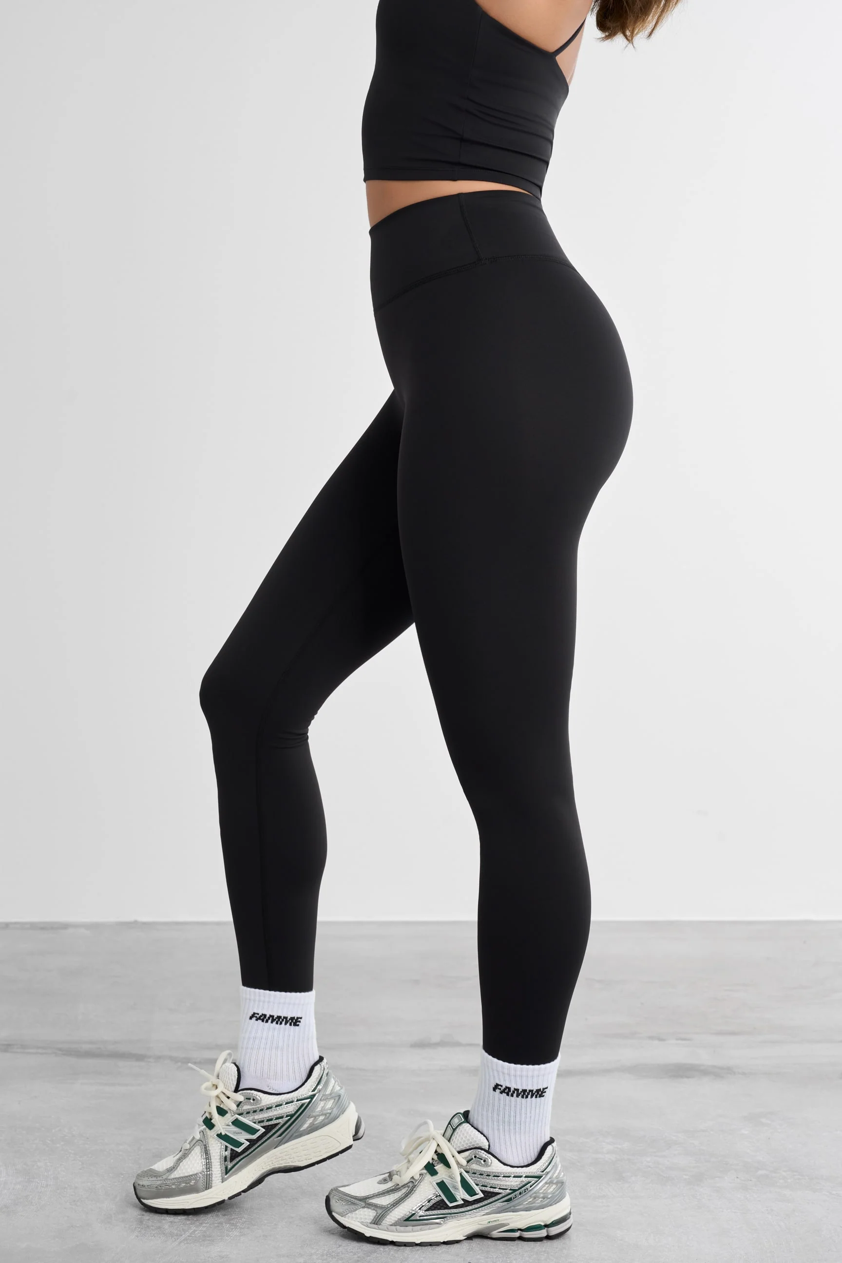 Signature Leggings - Image 11