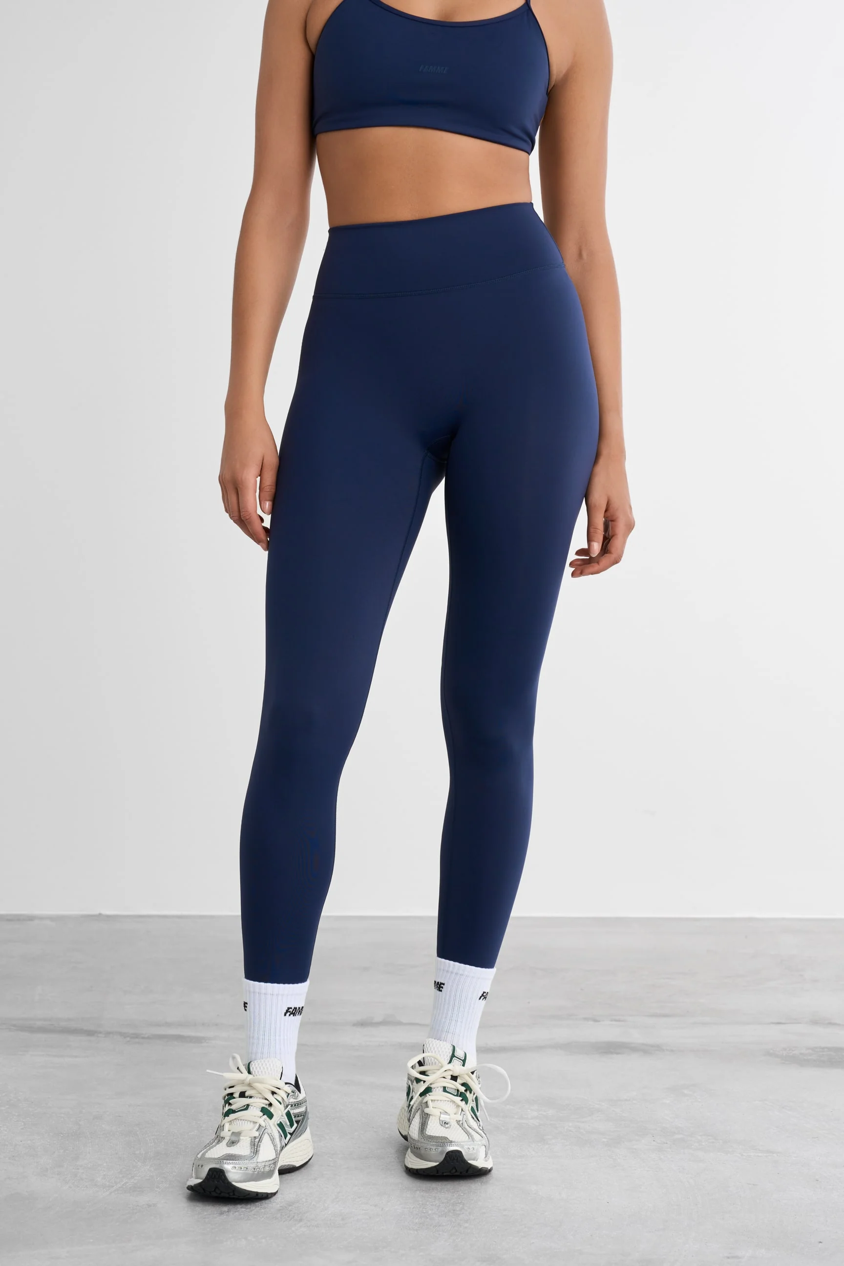 Signature Leggings - Image 15
