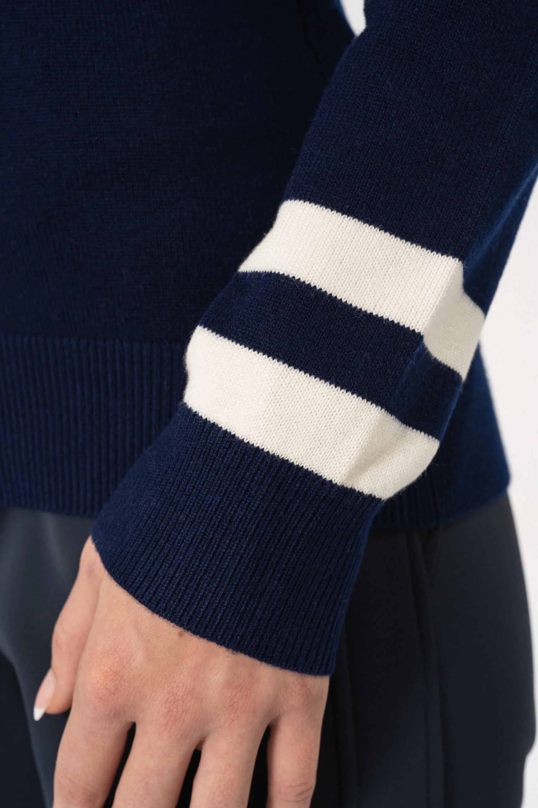 SKI Sweater - Image 19