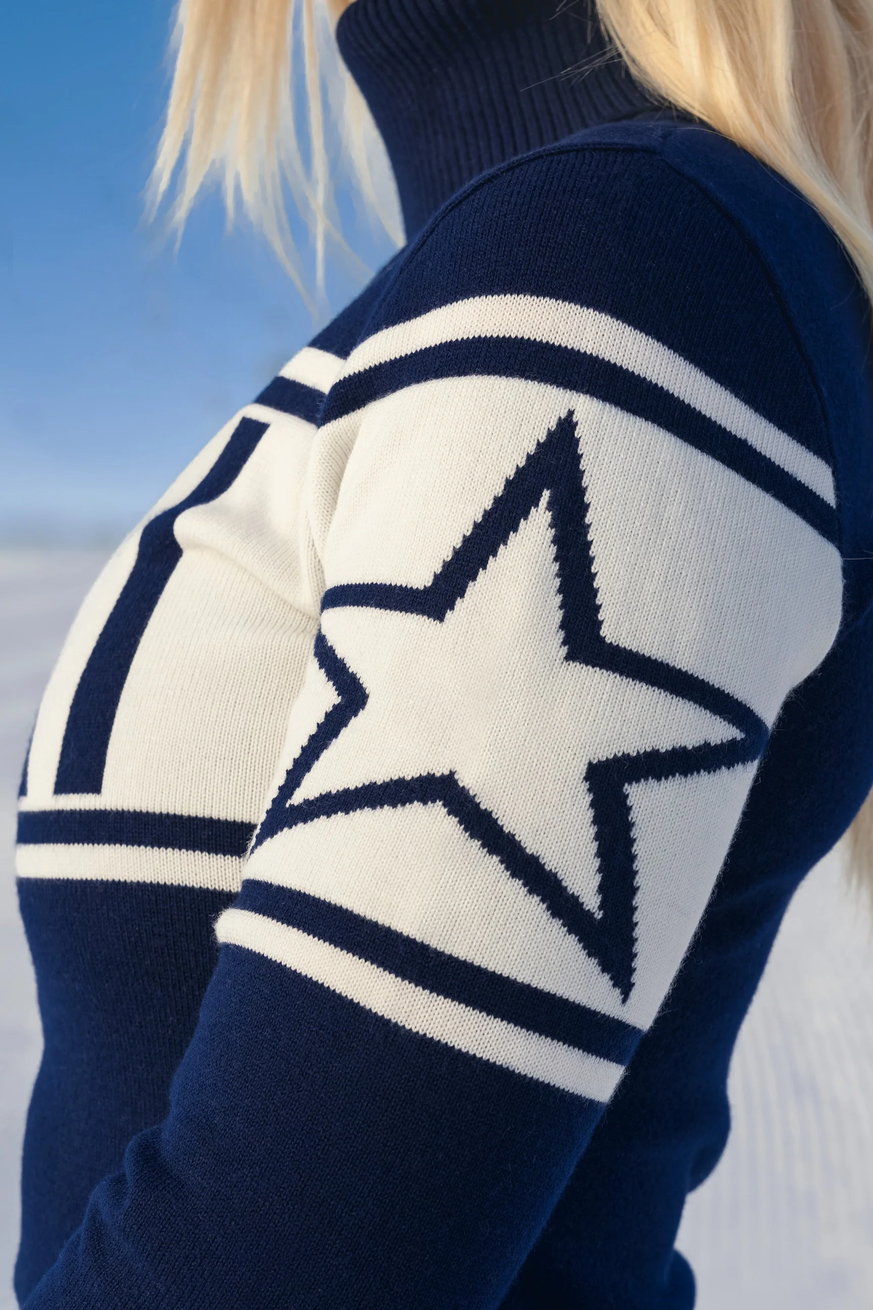 SKI Sweater - Image 23