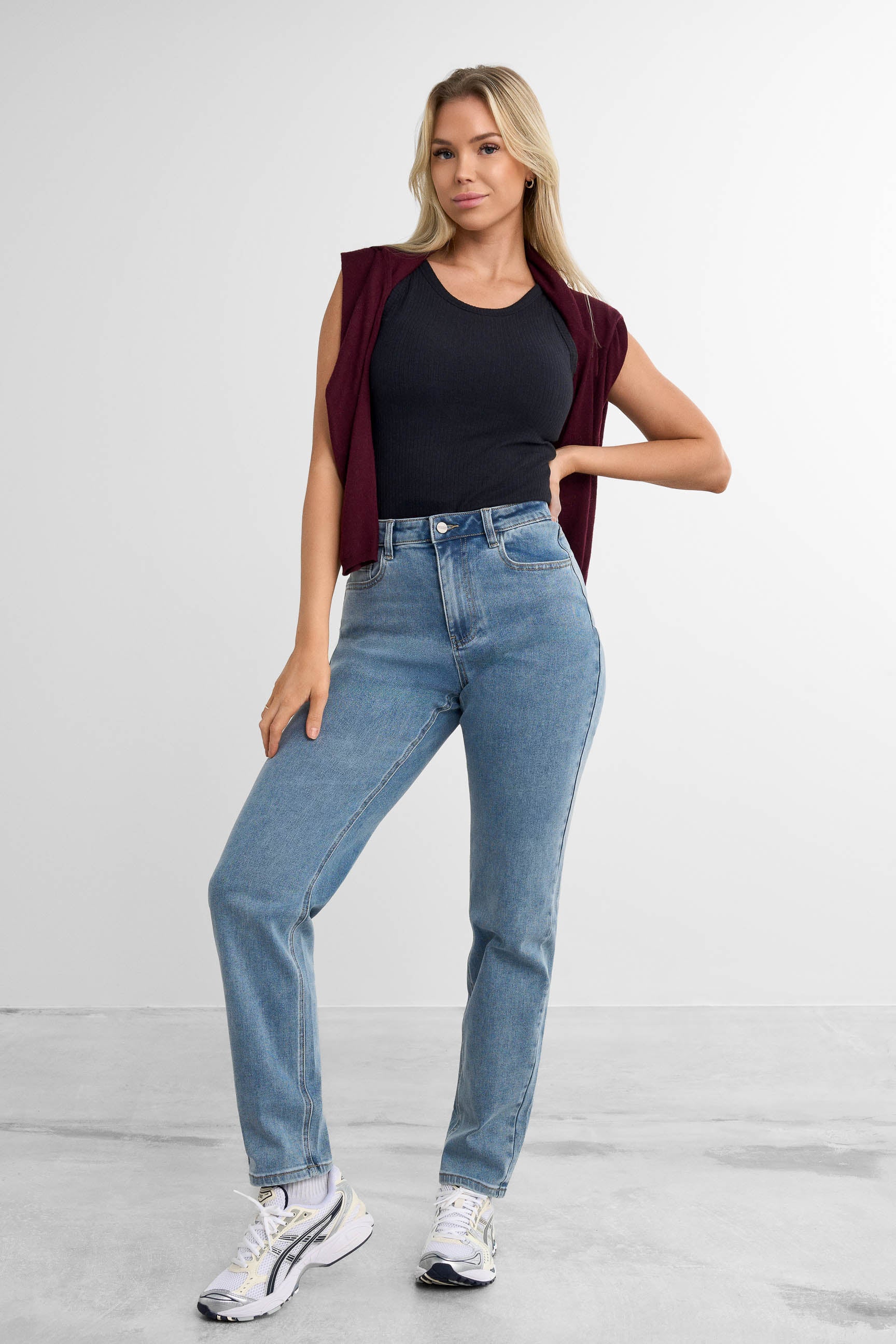Straight Jeans - Image 4