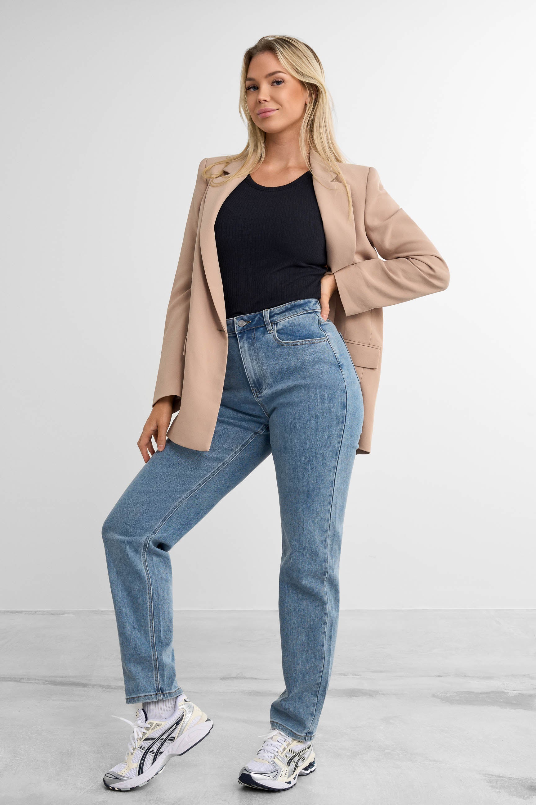 Straight Jeans - Image 6